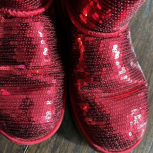 Ugg Red Sequin Sparkle Limited Holiday Edition Boots size 8 in EUC - Picture 4 of 9